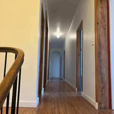 De Monplaisir, * Pomarez