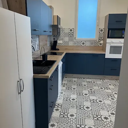 De Monplaisir, Nyaraló Pomarez