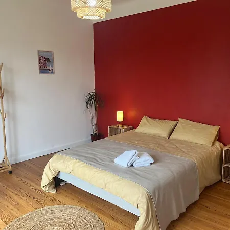 De Monplaisir, * Pomarez