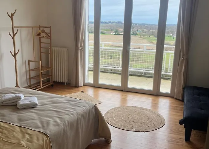 De Monplaisir, Tatil Evi *